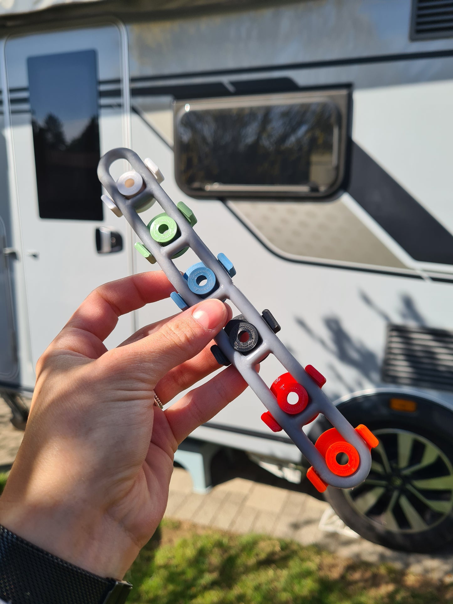Abspannhilfe für Leitergummi, Adapter für Tellerkopfschrauben