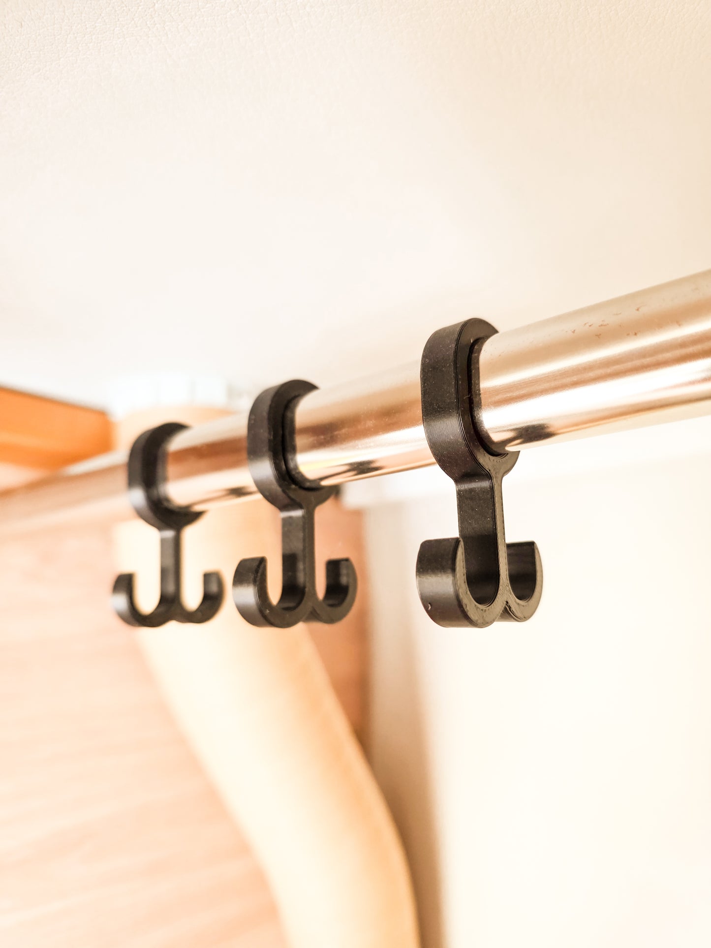 2x Haken Kleiderstange