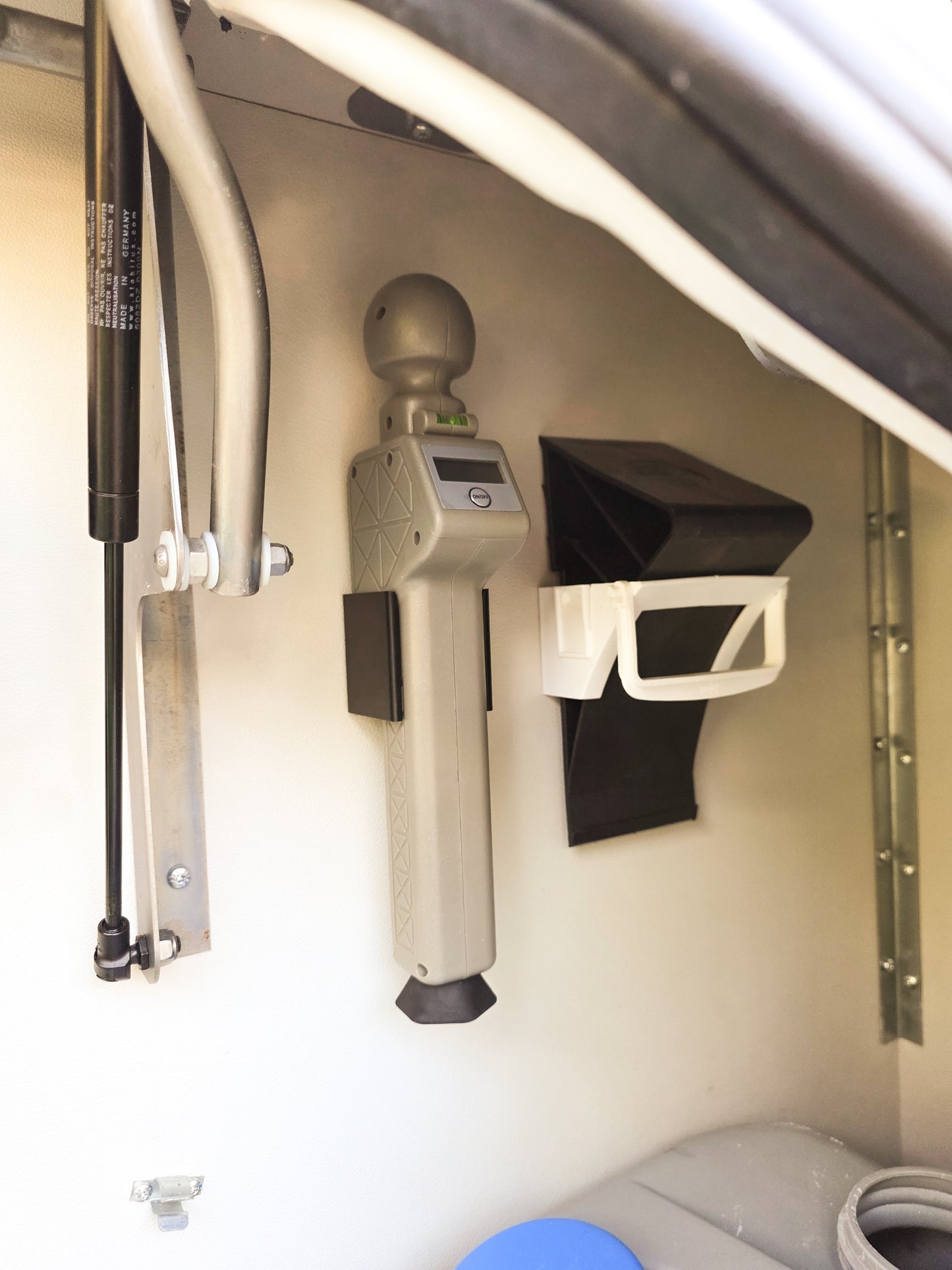 Halter für Deichselwaage, Halterung für Staukasten